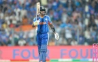 suryakumar-yadav-raises-his-bat16.webp