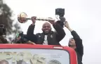 temba-bavuma-bus-parade16.webp