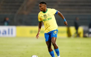 Themba Zwane of Mamelodi Sundowns in action during the Nedbank Cup, Quarter Final match between University of Pretoria and Mamelodi Sundowns at Lucas Moripe Stadium on April 12, 2024 in Preto