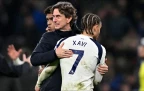 thomas-frank-hugs-tottenham-s-xavi-simons-1-february-202616.webp
