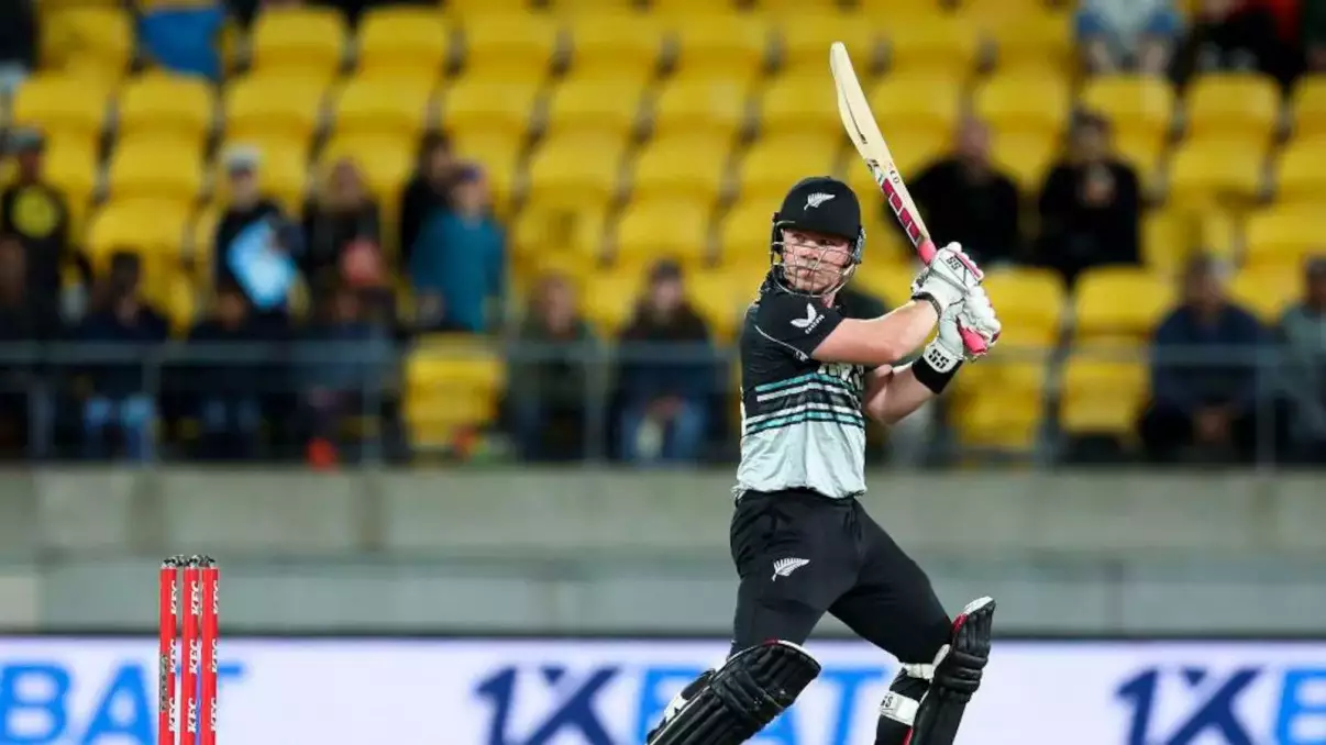 Dominant New Zealand thrash Zimbabwe to set up tri-series final against Proteas