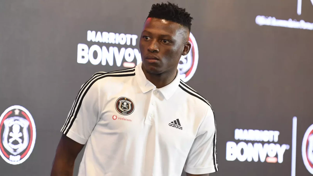 Breaking: Kaizer Chiefs offered Orlando Pirates defender