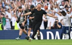 tottenham-hotspur-manager-roberto-de-zerbi-celebrates-24-may-202616.webp