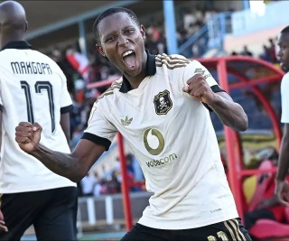 tshepang-moremi-of-orlando-pirates-celebrates-scoring-17-october-2026-(backpage)16