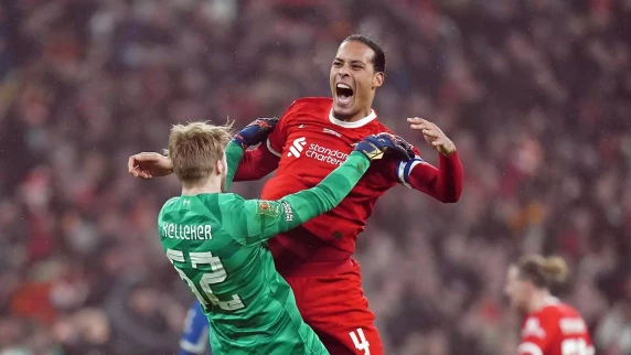 Virgil van Dijk heads late winner for Liverpool to see off Chelsea and lift Carabao Cup