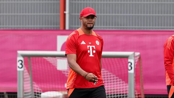 Bayern Munich boss Vincent Kompany focused on "getting back to the top"