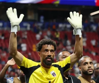 Vozinha for Cape Verde vs Spain