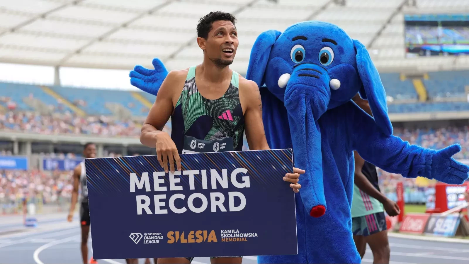 Wayde van Niekerk and Akani Simbane shine in Diamond League events SABC