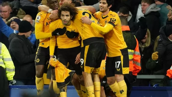 Rayan Ait-Nouri goal gives Julen Lopetegui dramatic win at Everton in first Wolves game