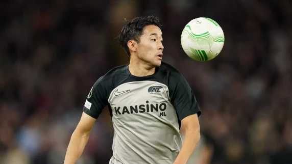 Southampton sign Japan defender Yukinari Sugawara